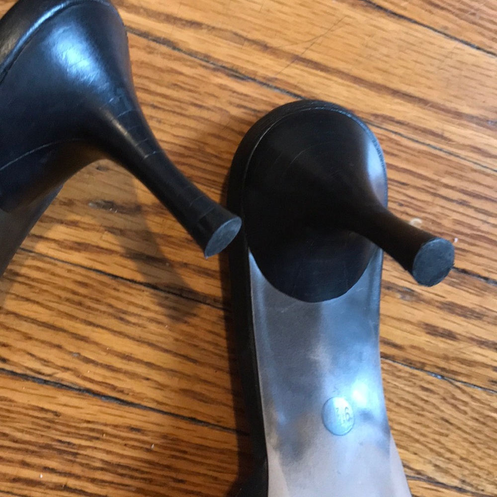Nine West Closed Toe Short Heel Mule - Picture 7 of 8